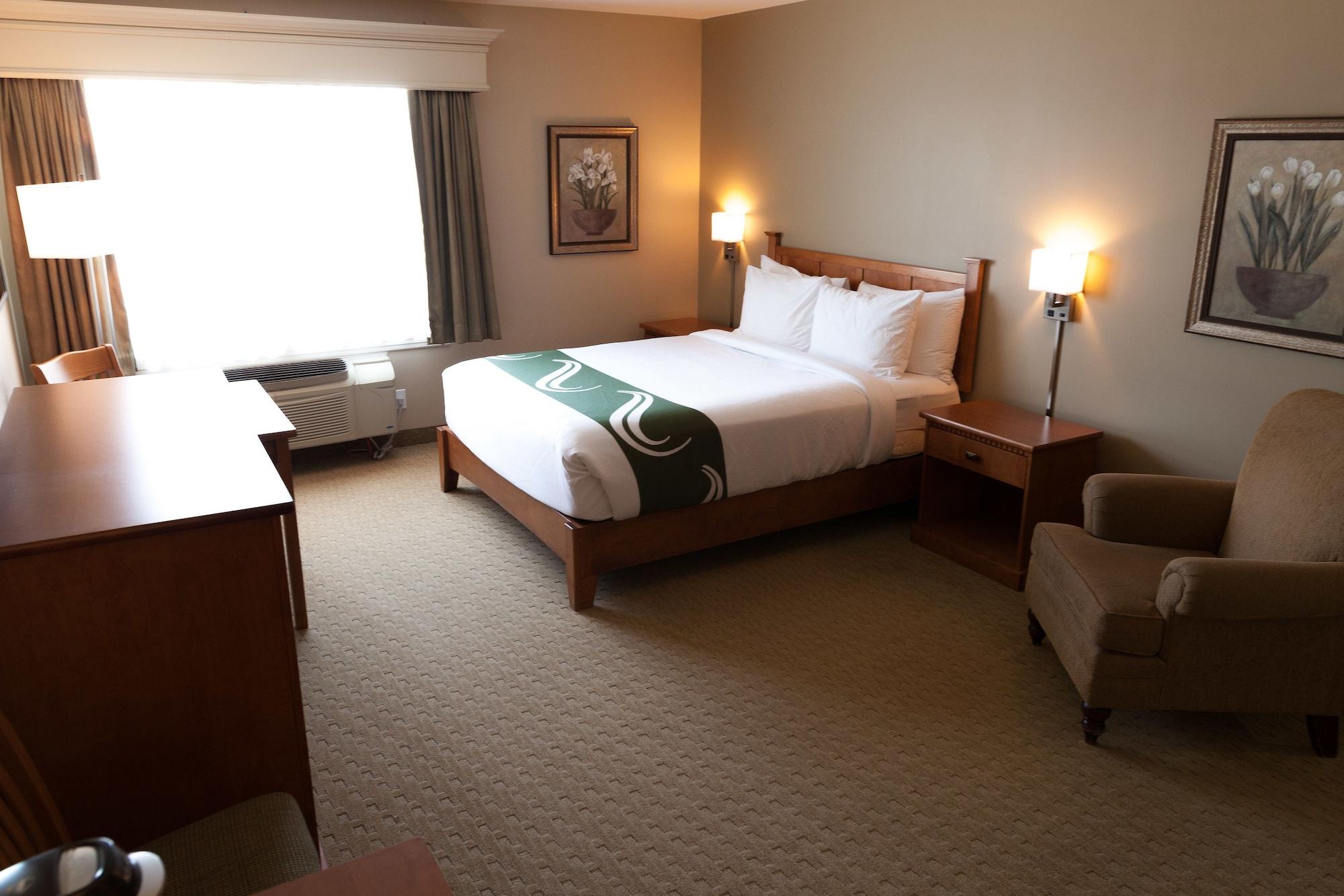 Quality Inn & Suites Amsterdam Fredericton Ngoại thất bức ảnh