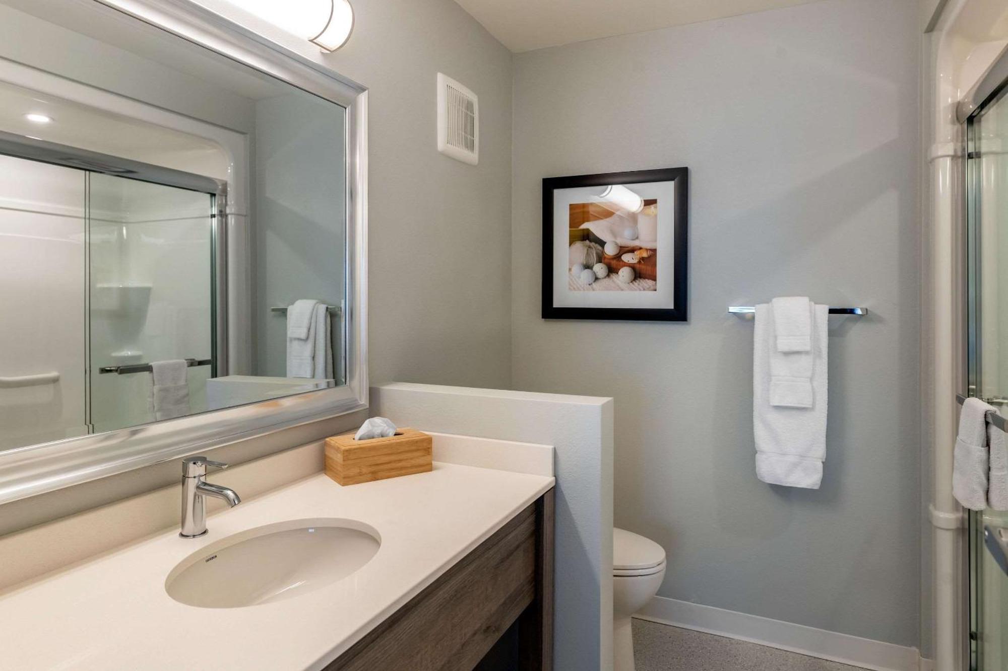 Quality Inn & Suites Amsterdam Fredericton Ngoại thất bức ảnh