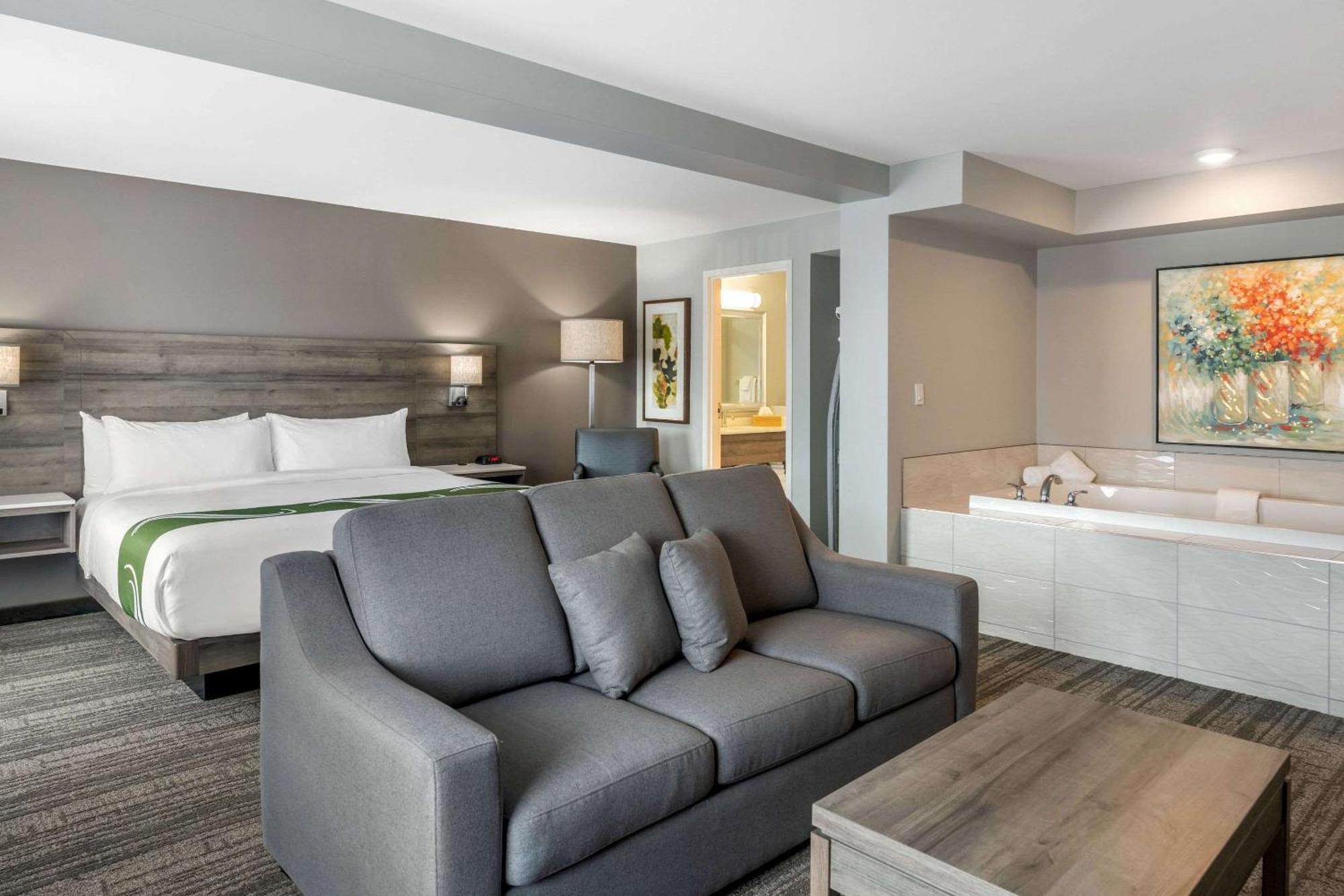Quality Inn & Suites Amsterdam Fredericton Ngoại thất bức ảnh