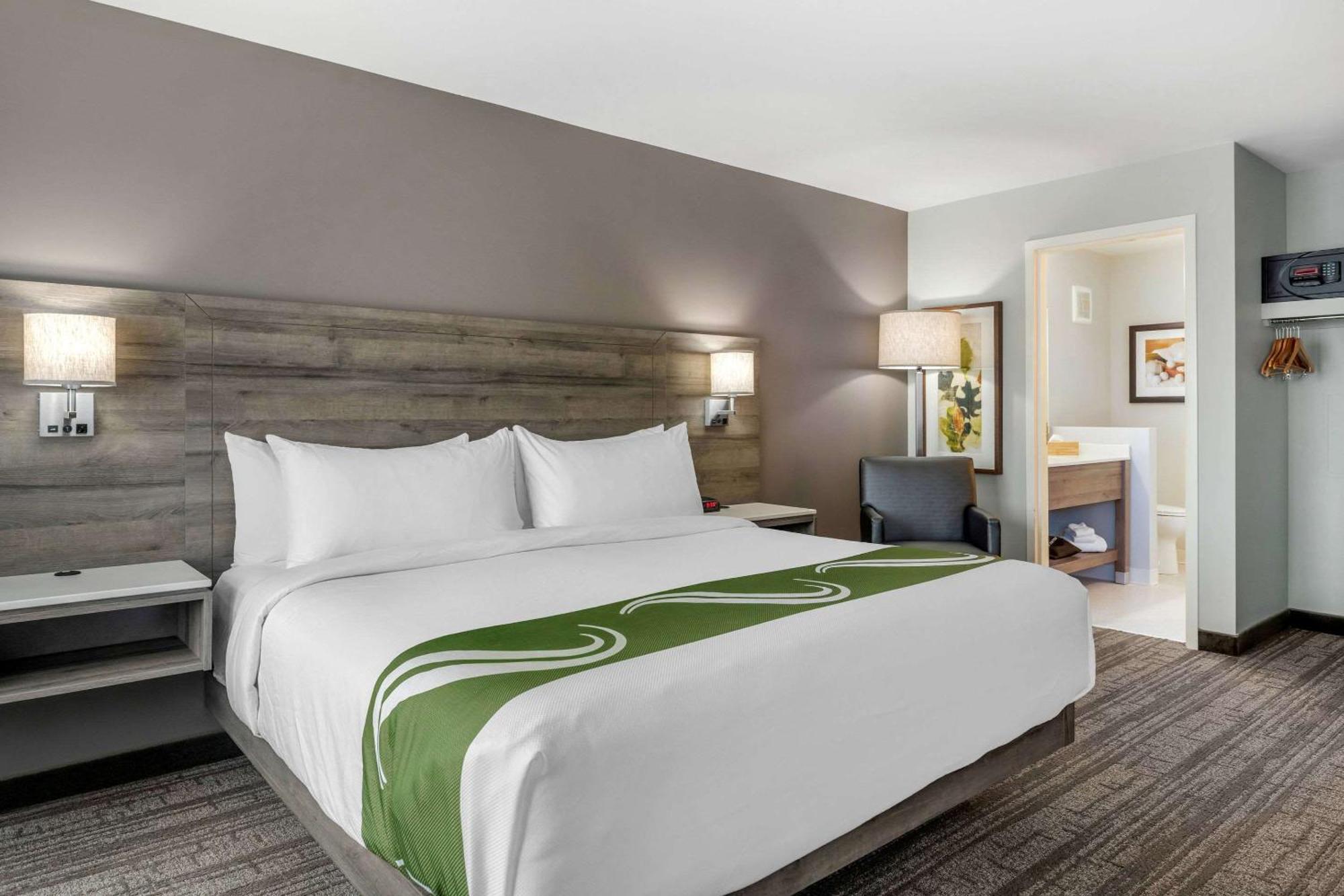 Quality Inn & Suites Amsterdam Fredericton Ngoại thất bức ảnh