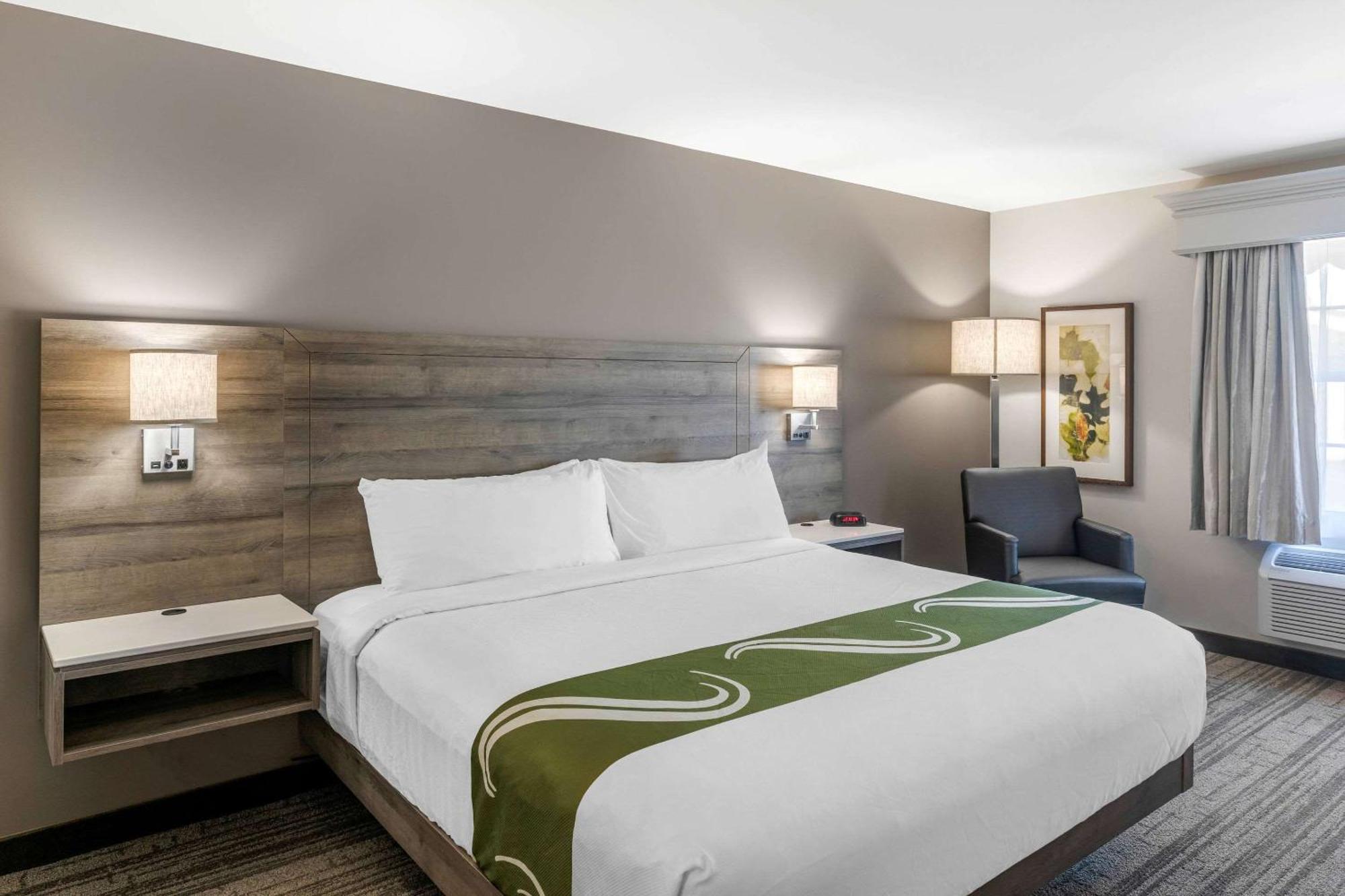 Quality Inn & Suites Amsterdam Fredericton Ngoại thất bức ảnh