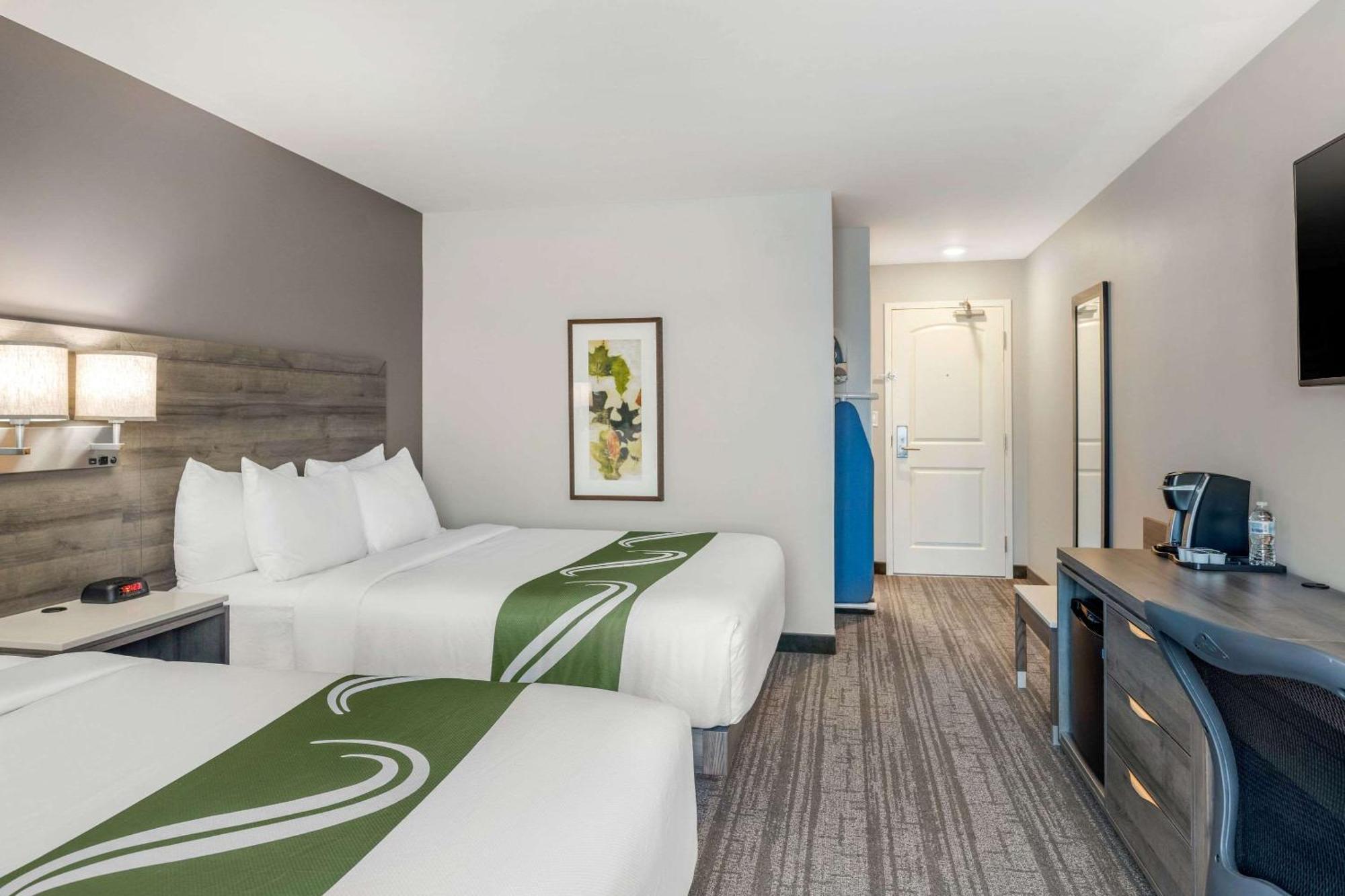 Quality Inn & Suites Amsterdam Fredericton Ngoại thất bức ảnh