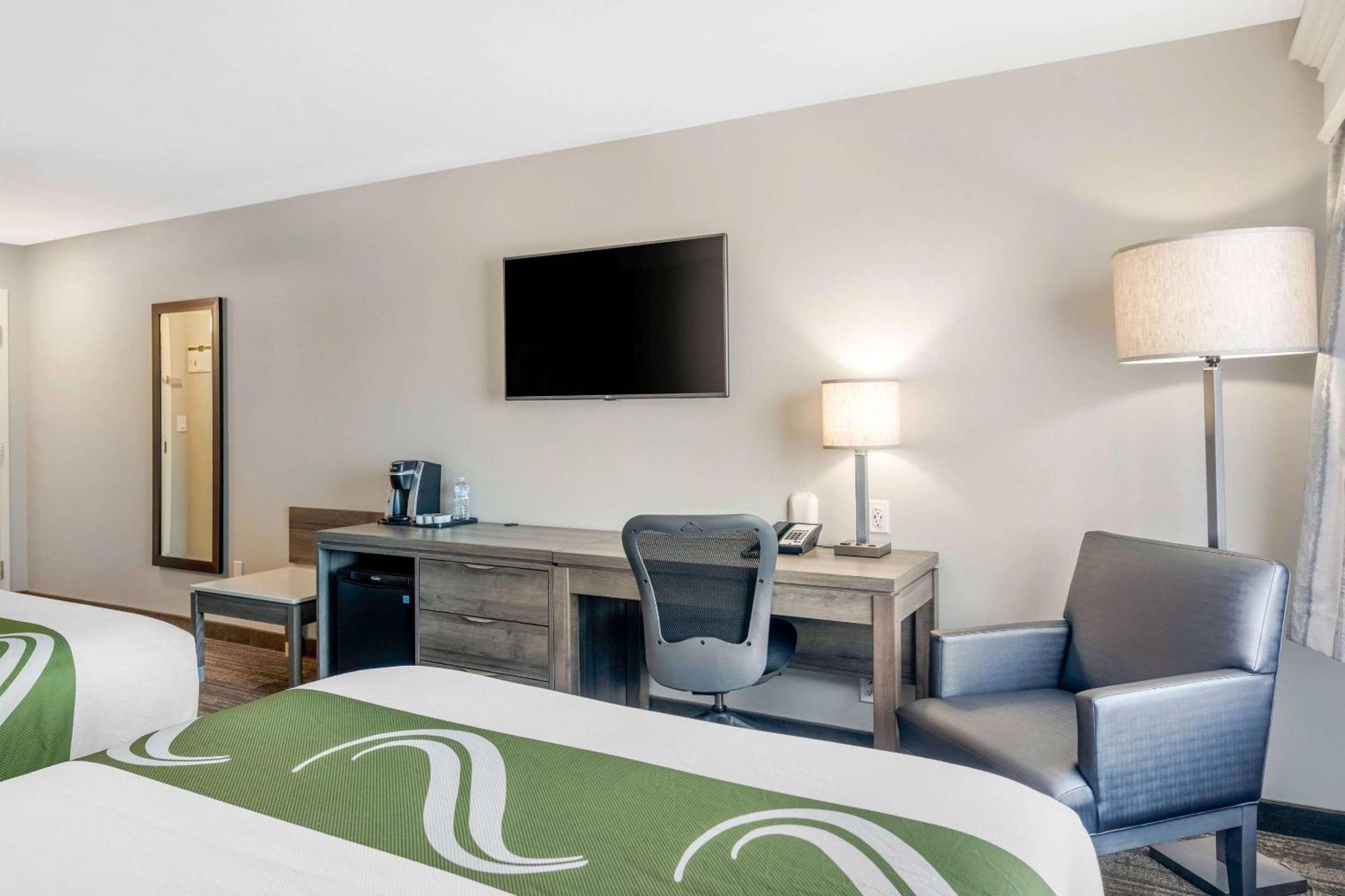 Quality Inn & Suites Amsterdam Fredericton Ngoại thất bức ảnh